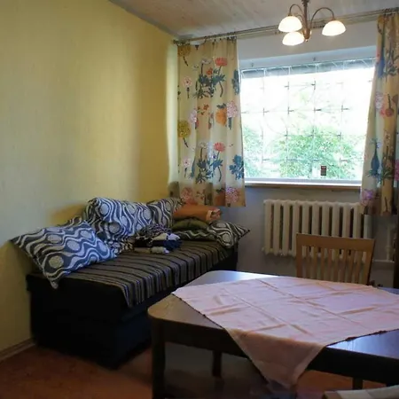 Private In Tallin, Pelguranna C